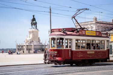 Lisbon bus and tram hop-on hop-off combined tickets